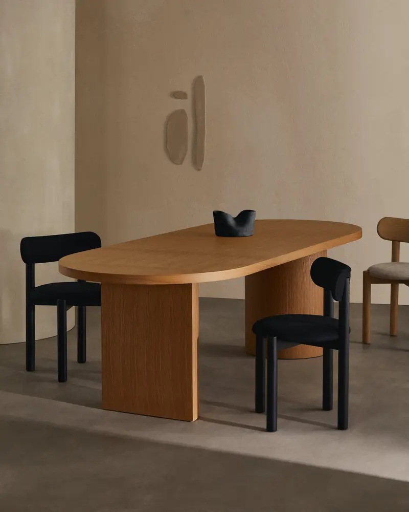 Tavolo Nealy con impiallacciatura in rovere e finitura naturale 200 x 100 cm