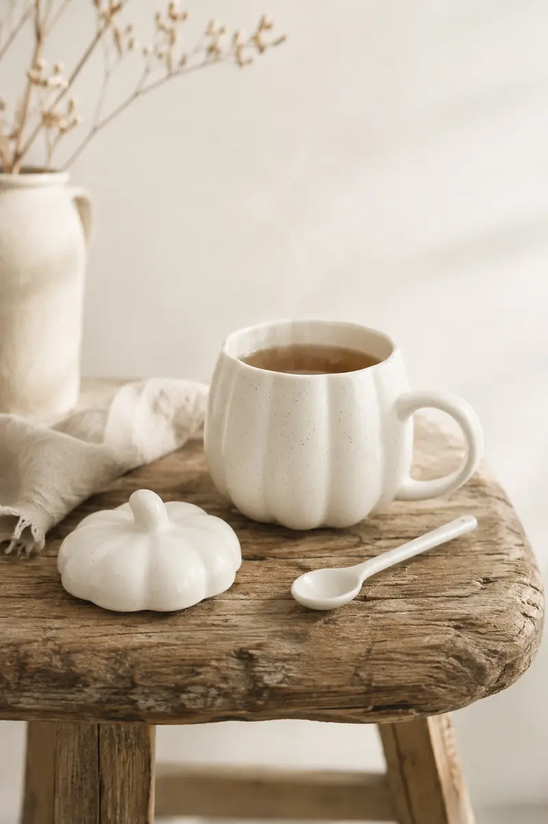 Tazza a forma di zucca bianca, in ceramica