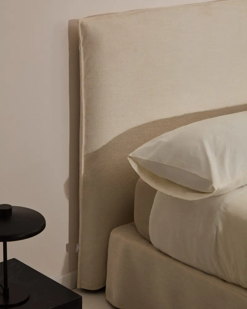 Testiera sfoderabile Jaira in ciniglia bianca per letto fino a 160 cm FSC Mix Credit