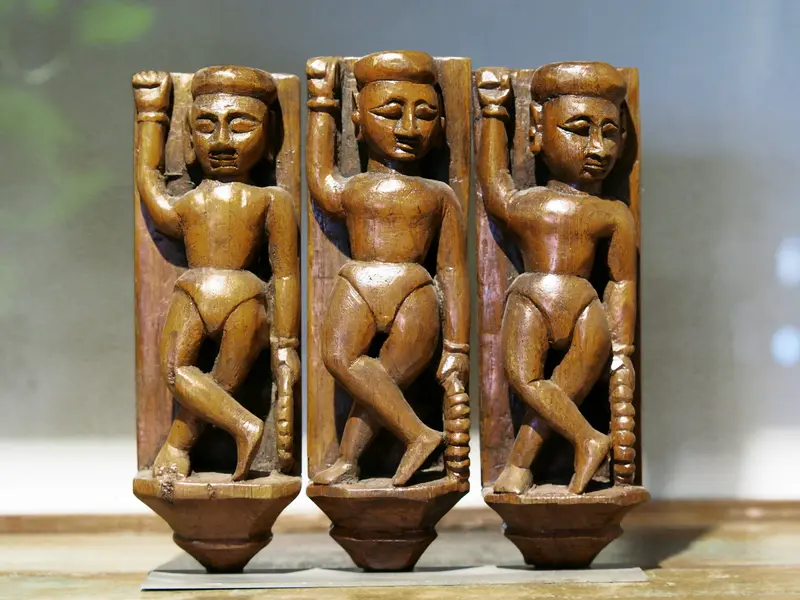 TRIS statuette indiane tribali cod.STRIB3
