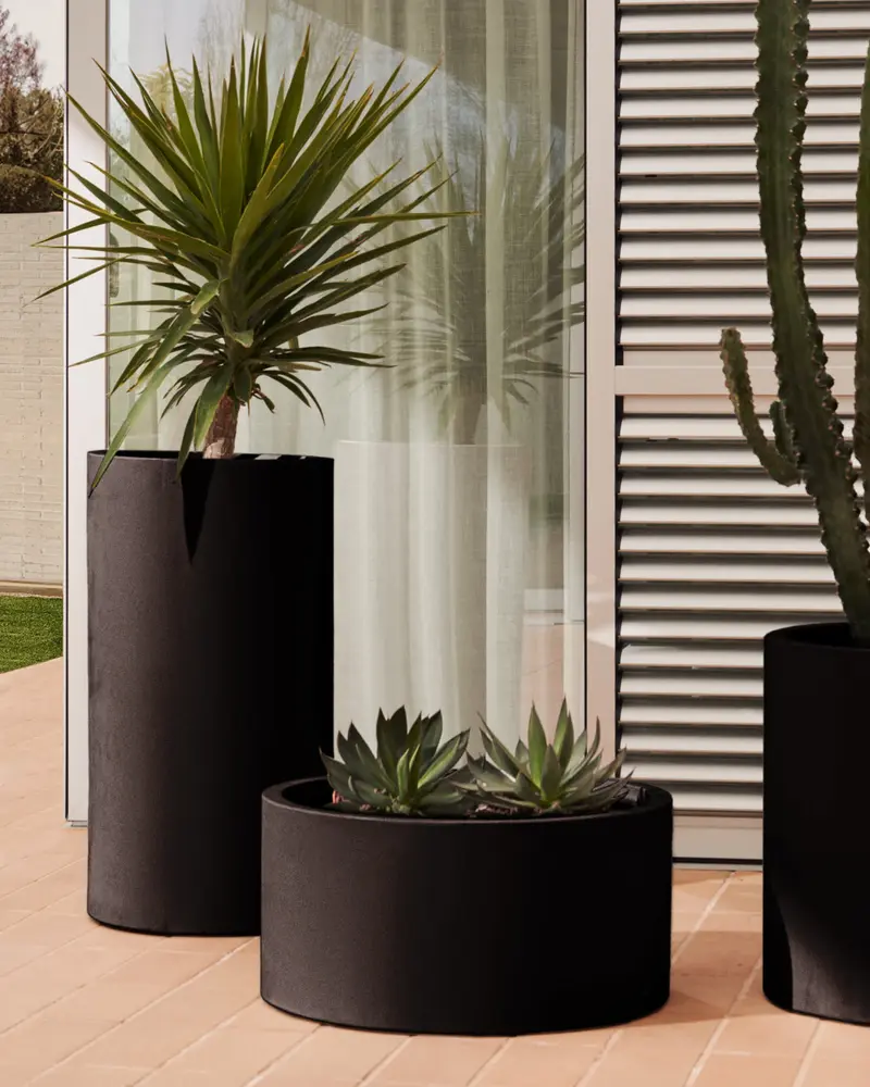 Vaso Aiguablava in cemento nero Ø 62 cm
