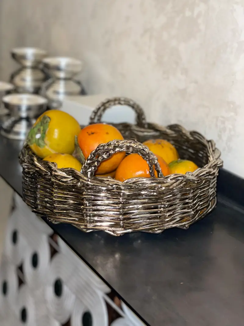 Vassoio in vimini intrecciato metal plated - design artigianale italiano