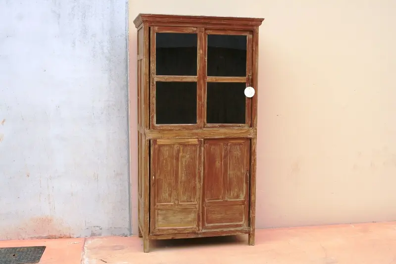 Vetrina coloniale indiana in legno di teak naturale a quattro ante scorrevoli - India Primi Novecento